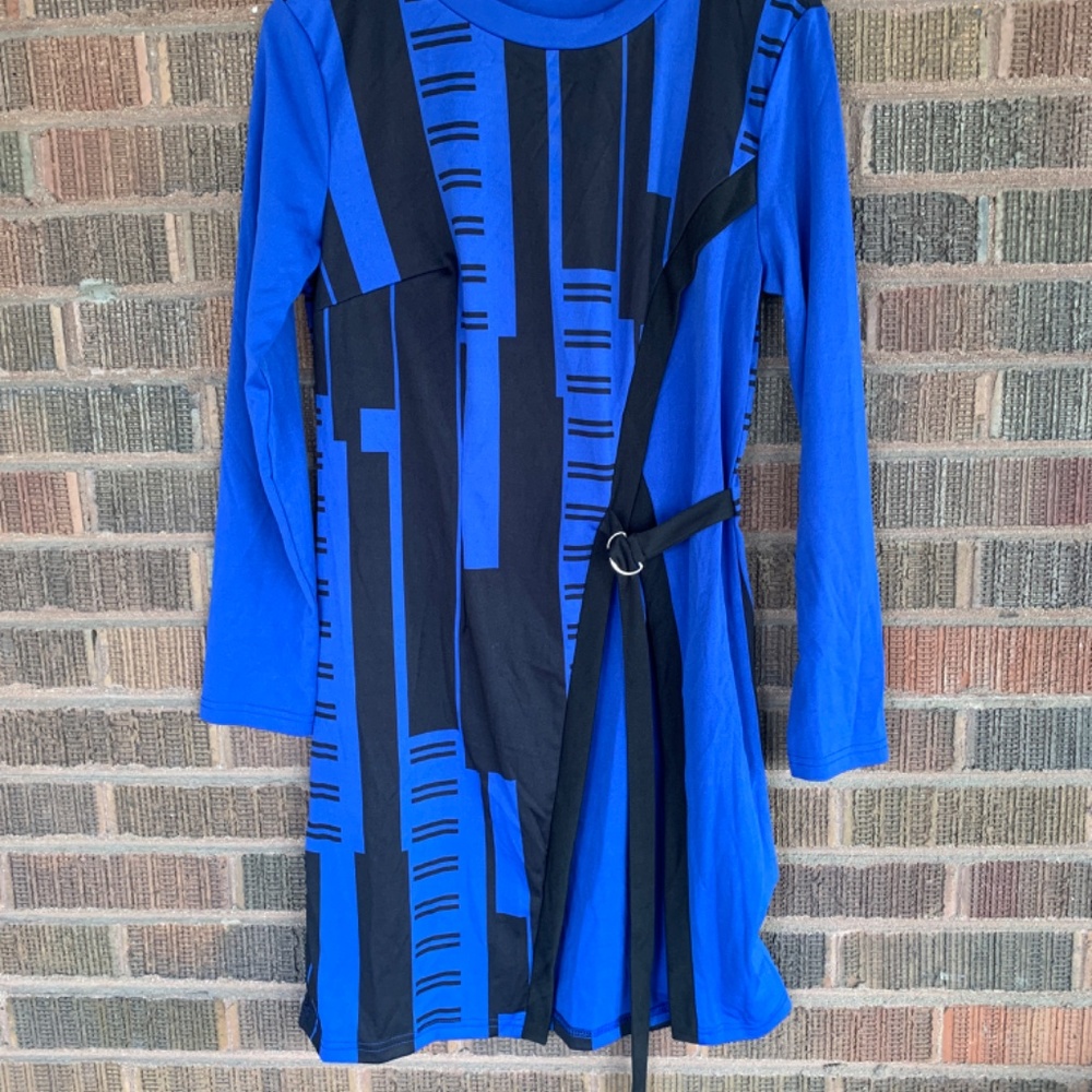 Geometric Style Tops - Picture 4 of 4
